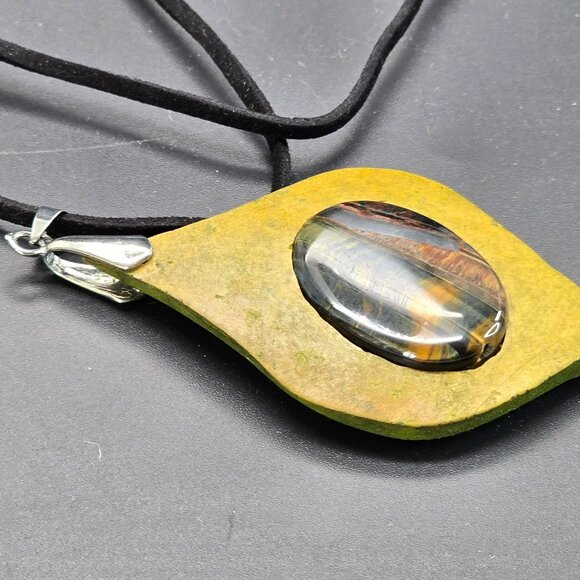 Yellow Green Leaf-Shaped Pendant Necklace With Tigers Eye Stone Black Cord CT701 - Picture 4 of 10
